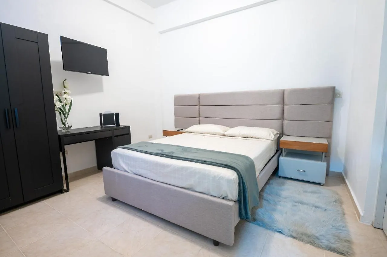 Estudio 9 En La Zona Colonial Santo Domingo